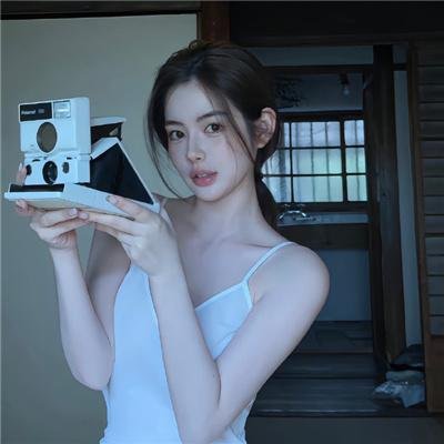 男孩超级白